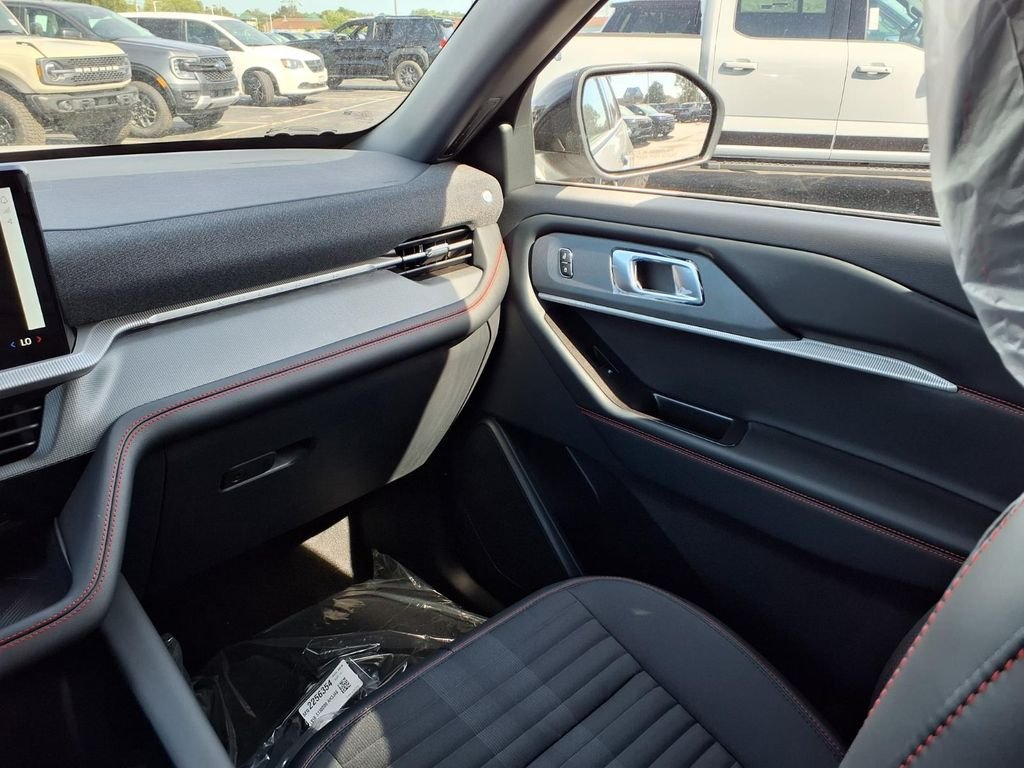 New 2027 Avalanche Gray Ford ST-Line image 22