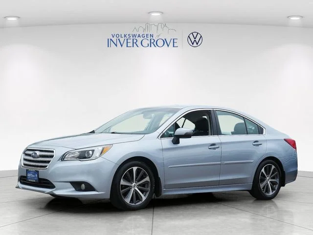 Used 2016 Silver Subaru 2.5i image 3