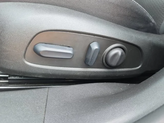 Used 2025 Mineral Gray Metallic Chevrolet 1LT image 23