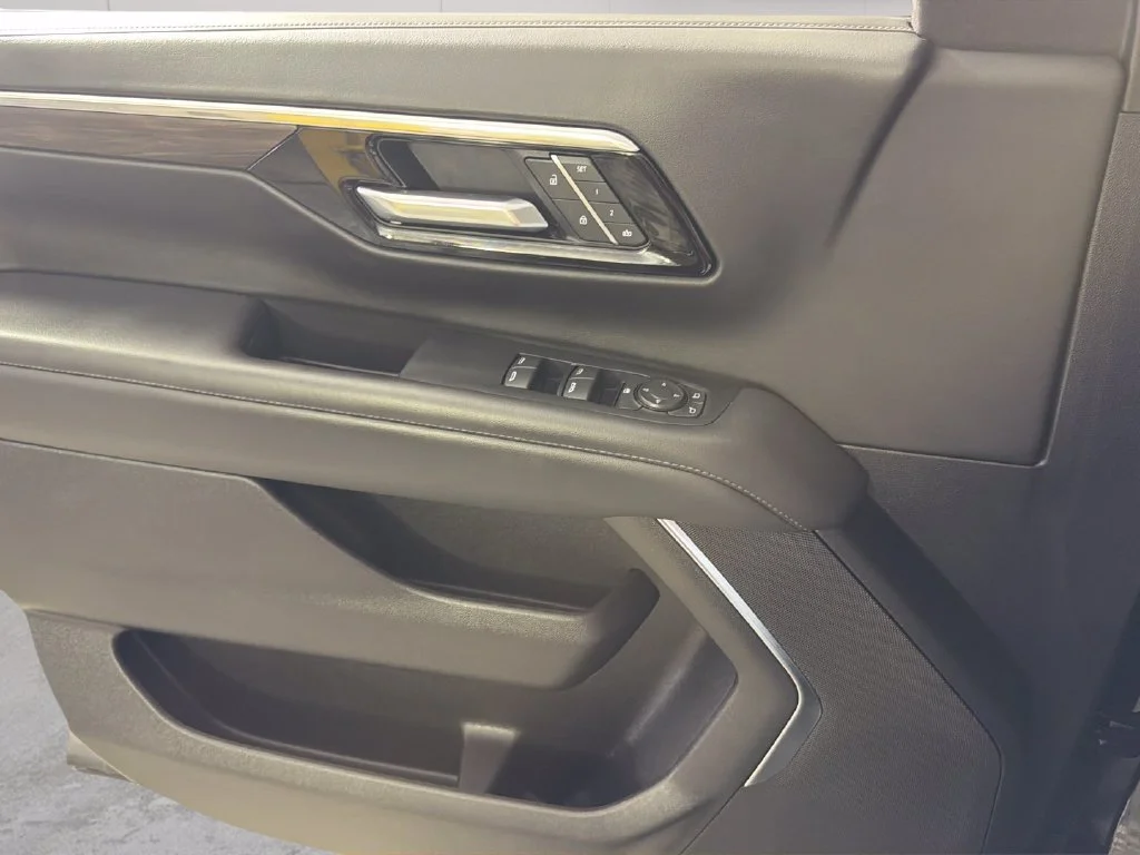 Used 2025 Black Chevrolet LT image 22