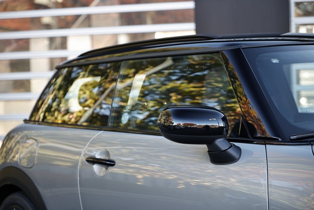 2026 Mini Cooper 2 Door Hardtop Signature photo 3