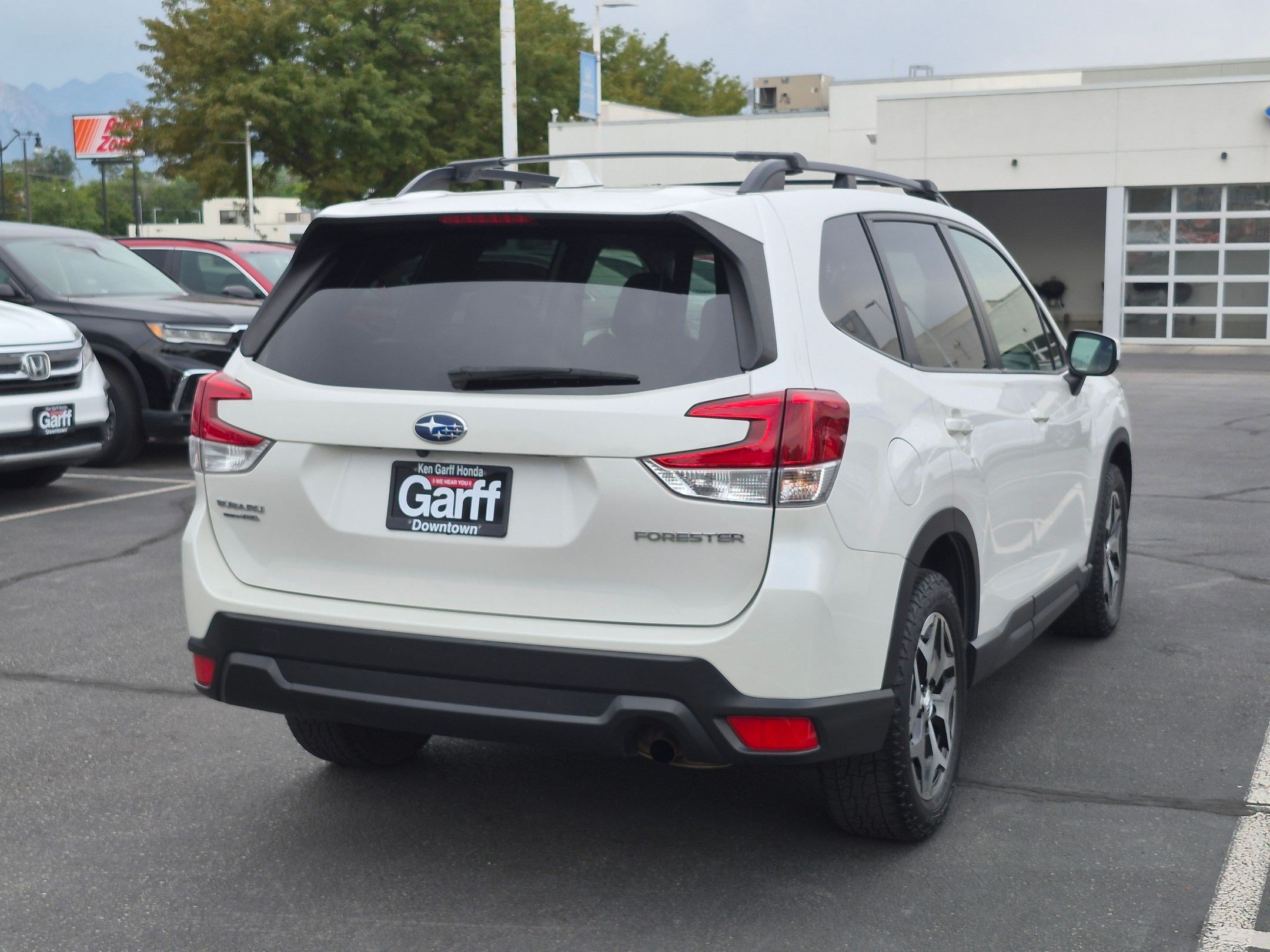 Used 2021 Crystal White Pearl Subaru Premium image 3
