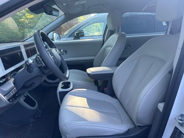 Used 2023 Atlas White Hyundai SEL image 5
