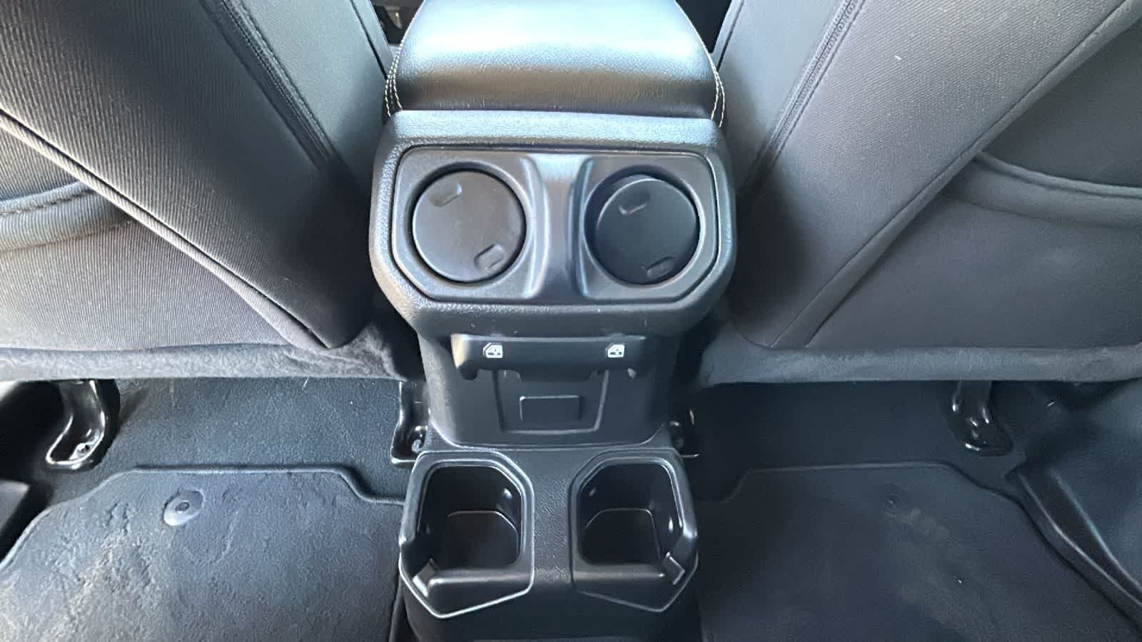 Used 2022 Sarge Green Clearcoat Jeep Overland image 25