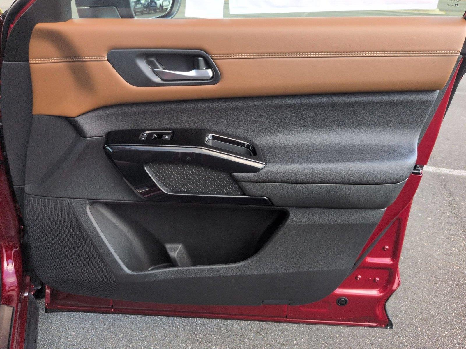 New 2026 Scarlet Ember Tintcoat Nissan Platinum image 38