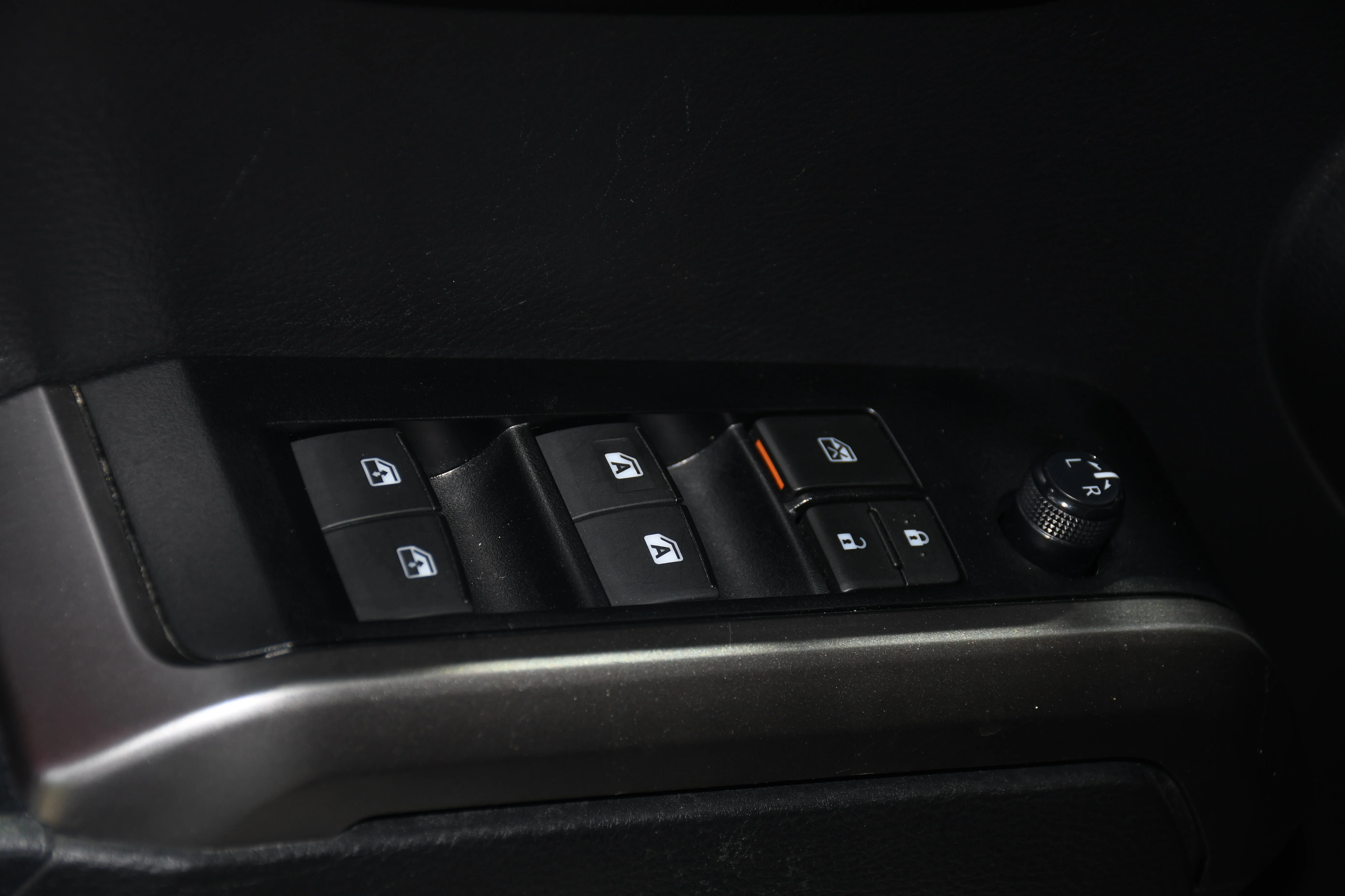 Used 2023 White Toyota SR5 image 9