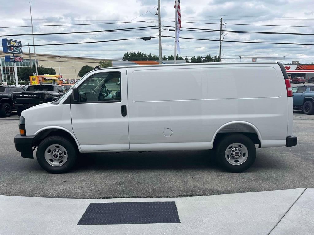 2025 GMC Savana Cargo Work Van - Photo 6