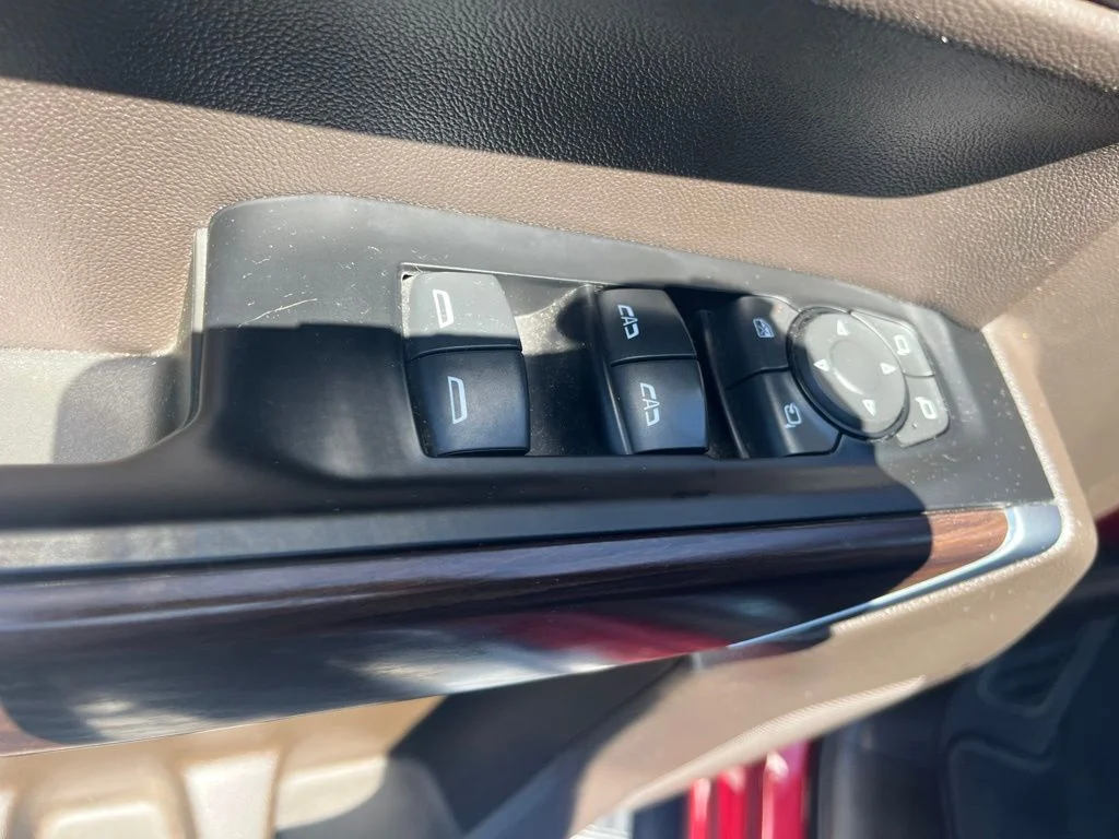 Used 2020 Quartz GMC SLT image 16