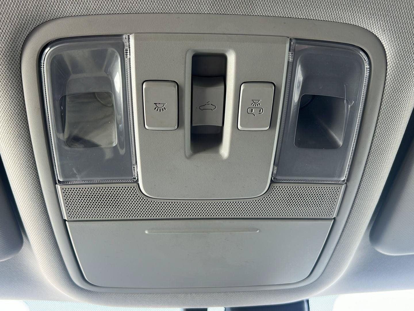 Used 2023 Snow White Pearl Kia GT-Line image 14