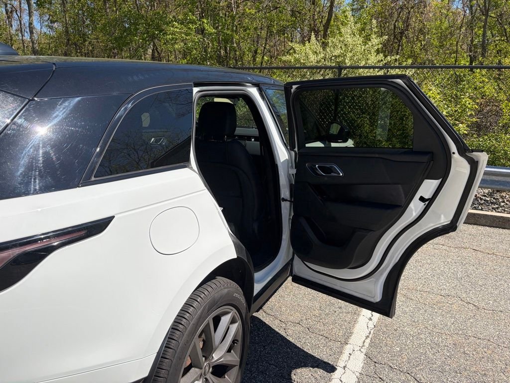 Used 2026 White Land Rover Dynamic SE image 16