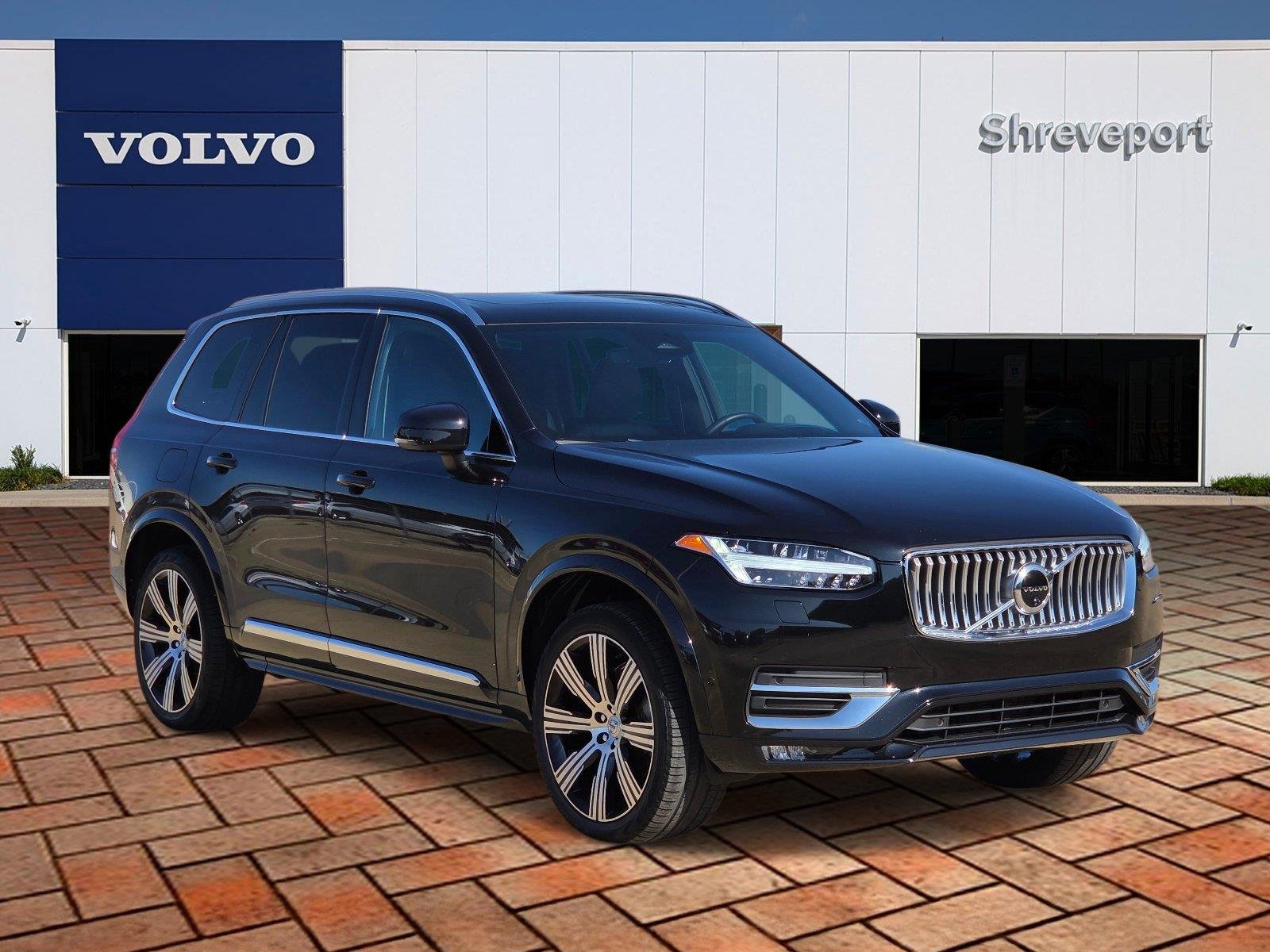 Used 2023 Onyx Black Metallic Volvo Ultimate image 3