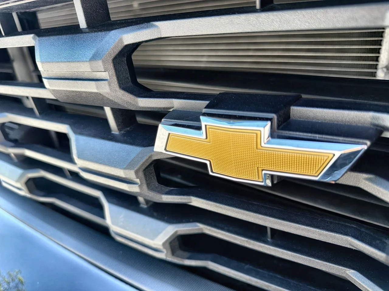 Used 2022 Northsky Blue Metallic Chevrolet Custom image 26
