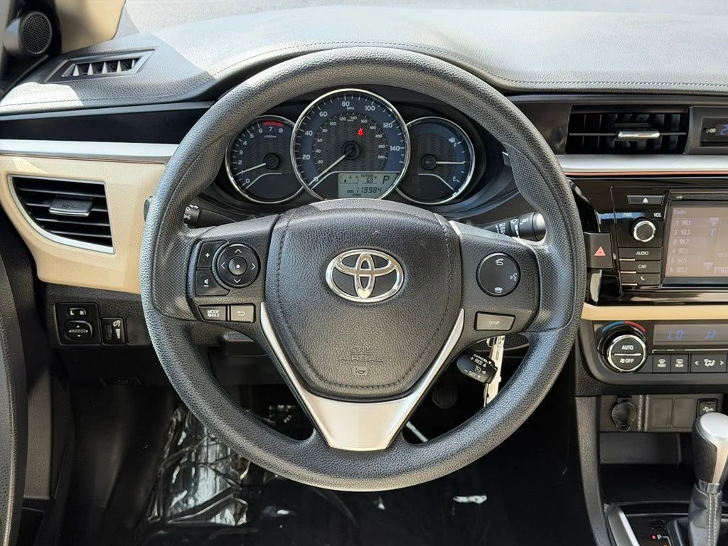 Used 2016 Brown Toyota LE image 16