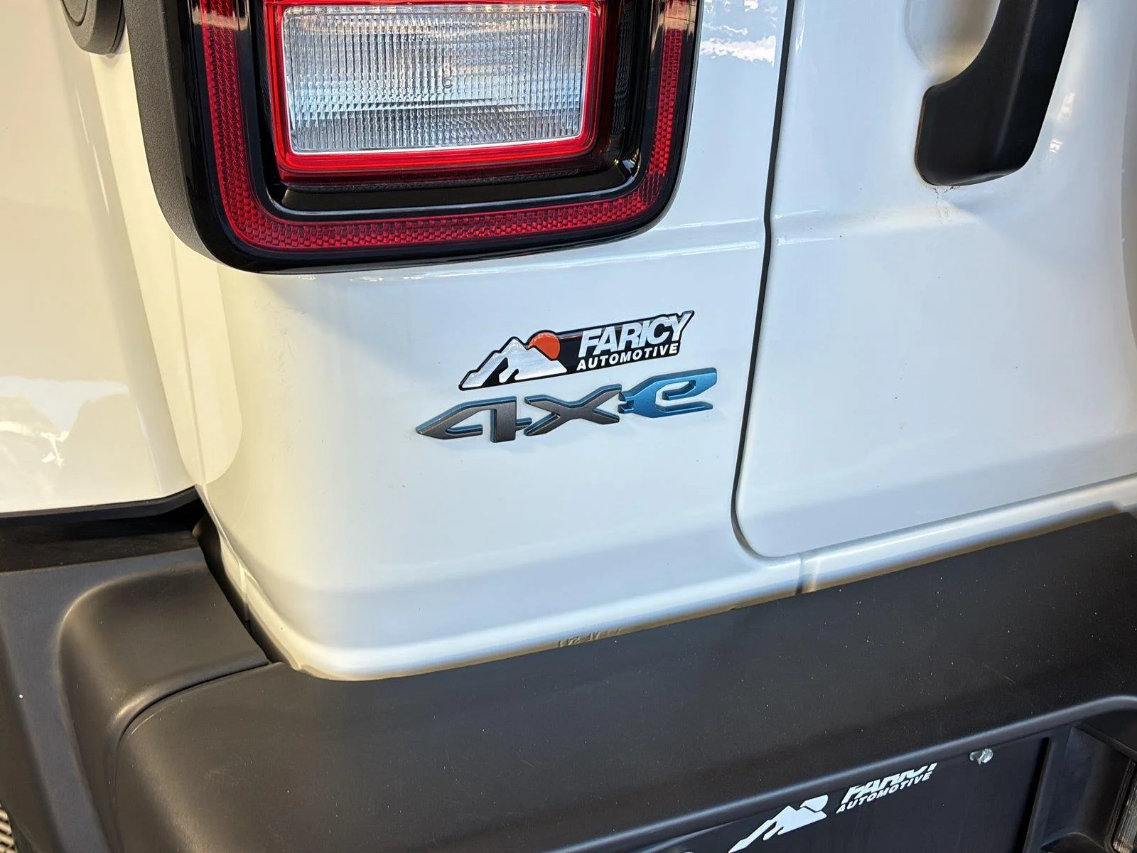 Used 2024 Bright White Clearcoat Jeep Sport S image 8