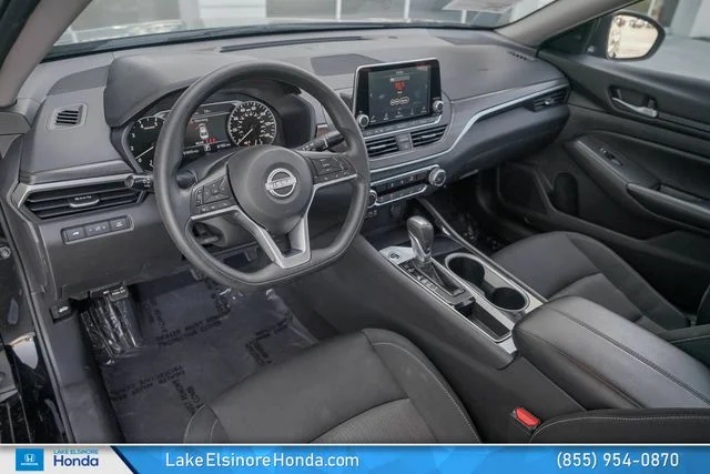 Used 2024 Super Black Nissan 2.5 SV image 17