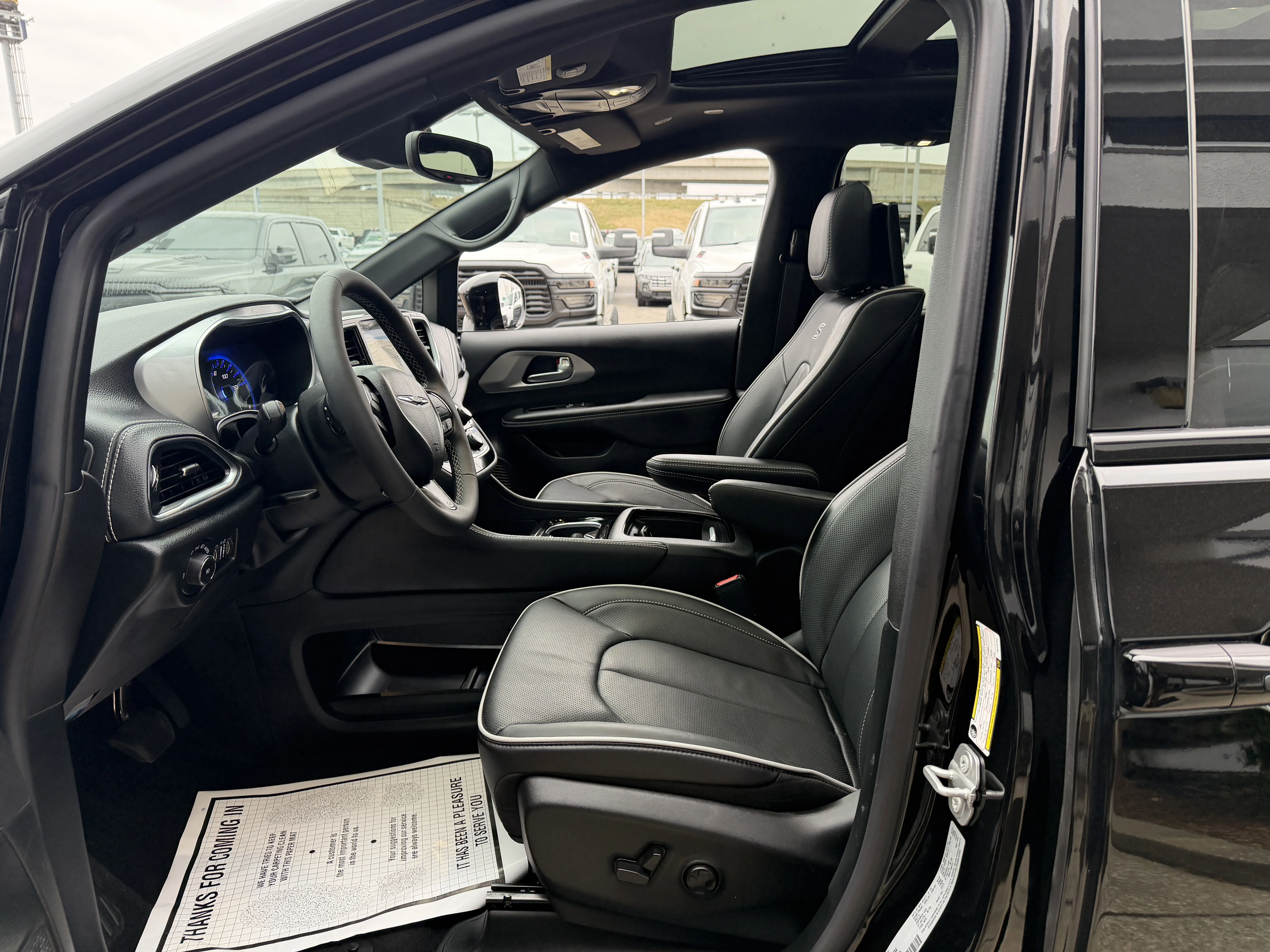2026 Chrysler Pacifica Limited - Photo 32