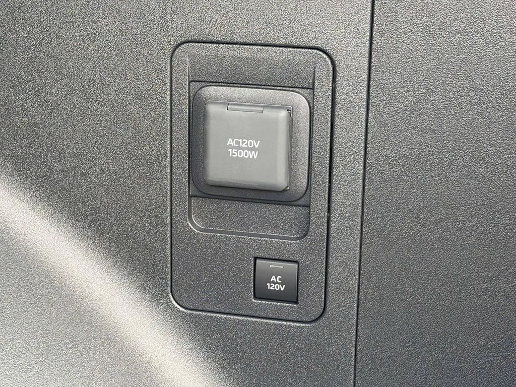 New 2026 Midnight Black Metallic Toyota XLE image 17