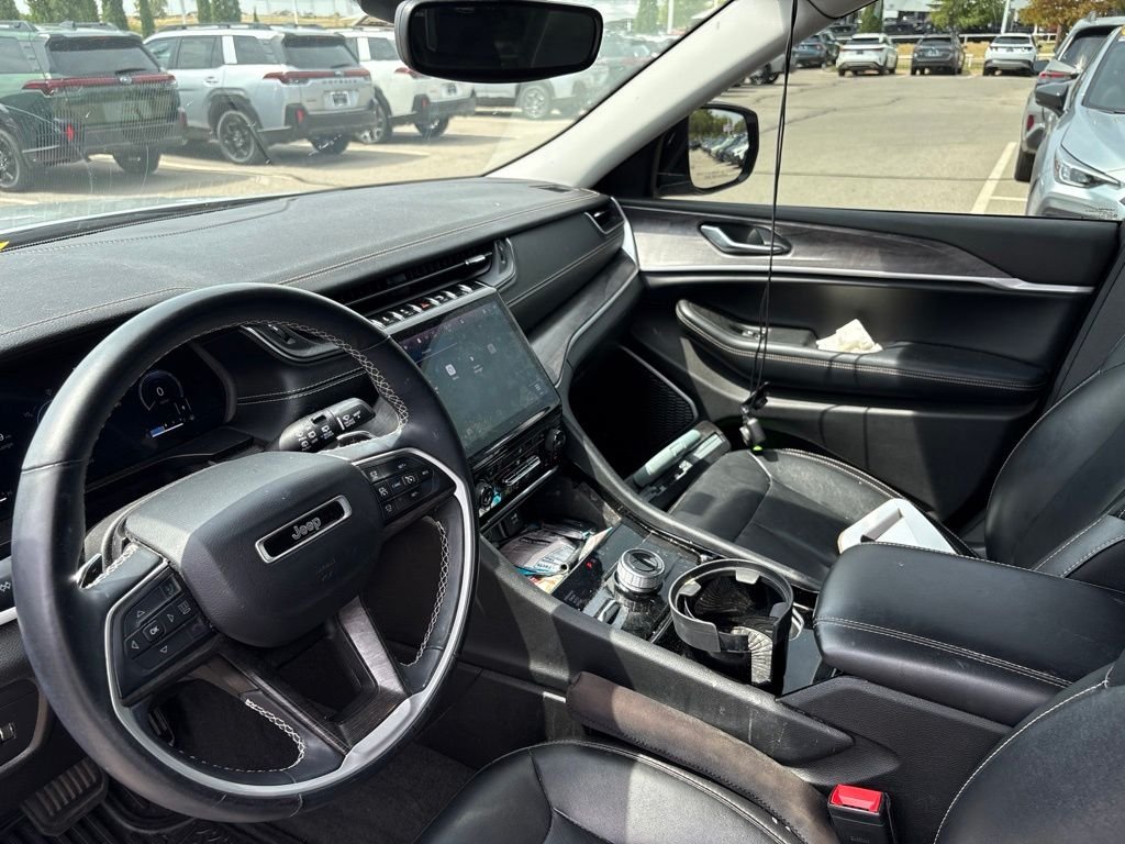 Used 2021 Silver Jeep Limited image 4