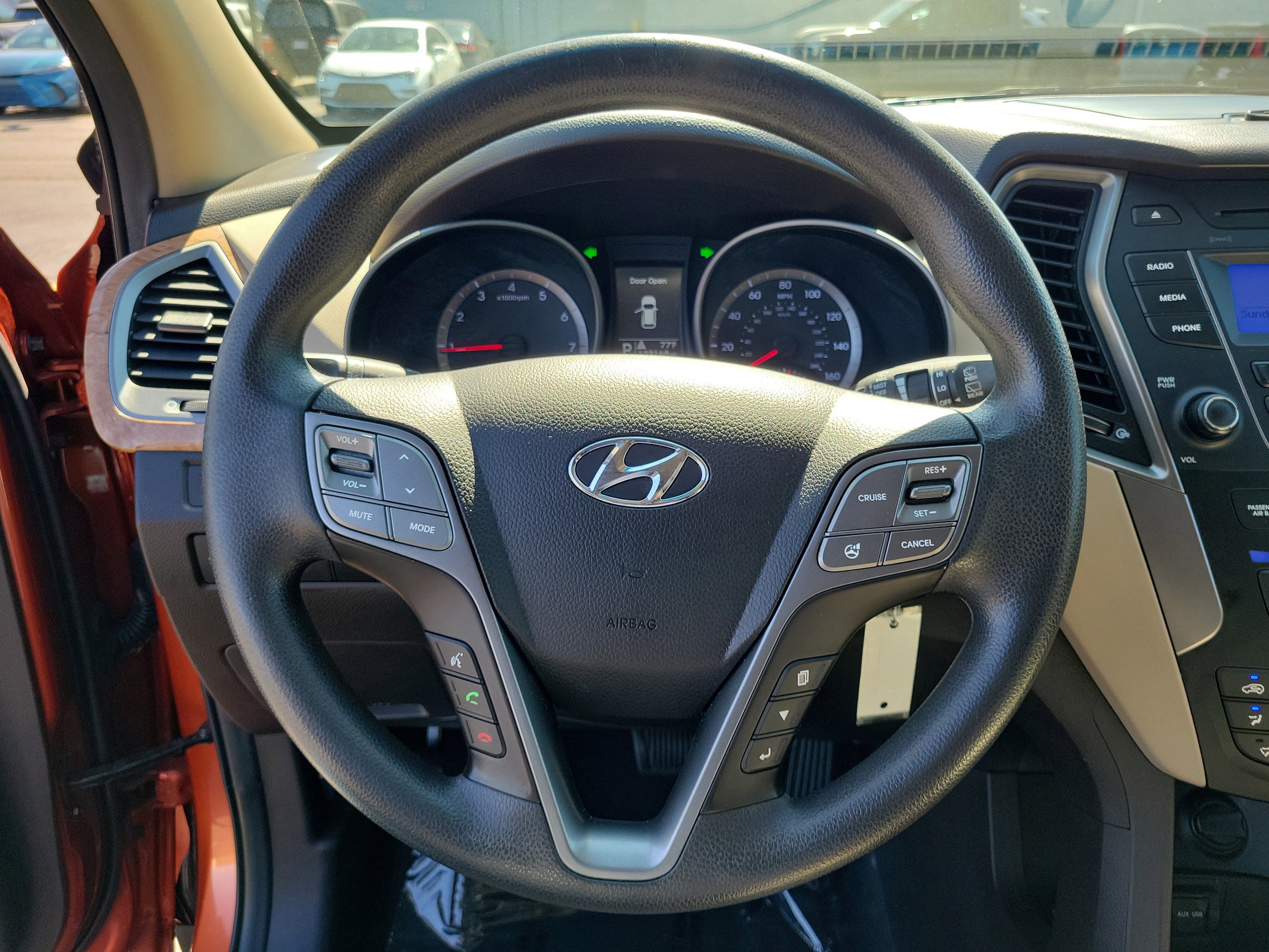 Used 2015 Canyon Copper Hyundai Base image 21