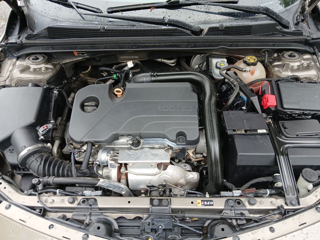 Used 2020 Gray Chevrolet LT image 21