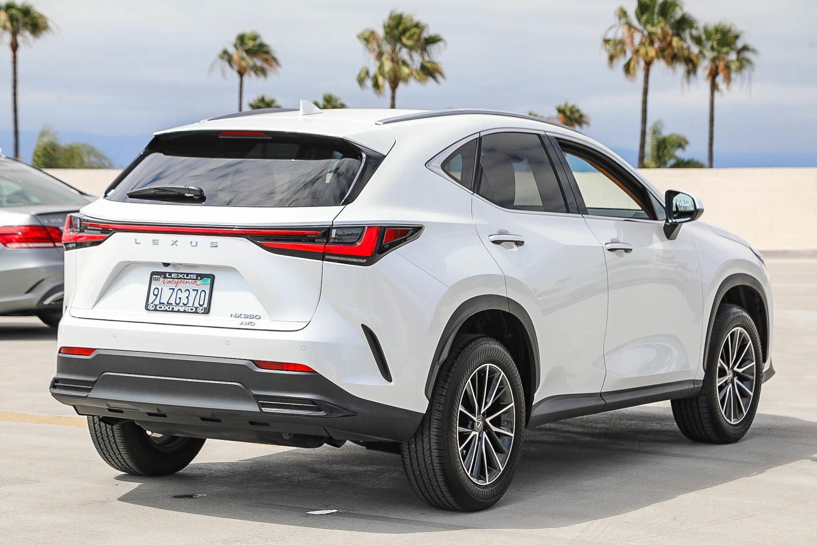 Used 2024 Eminent White Pearl Lexus 350 Premium image 6