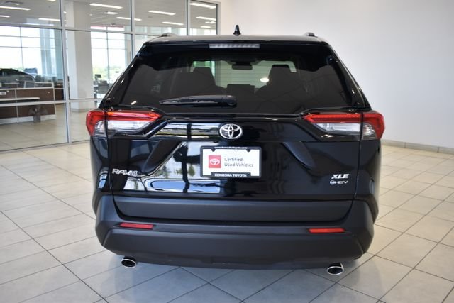2025 Toyota RAV4 XLE - Photo 8