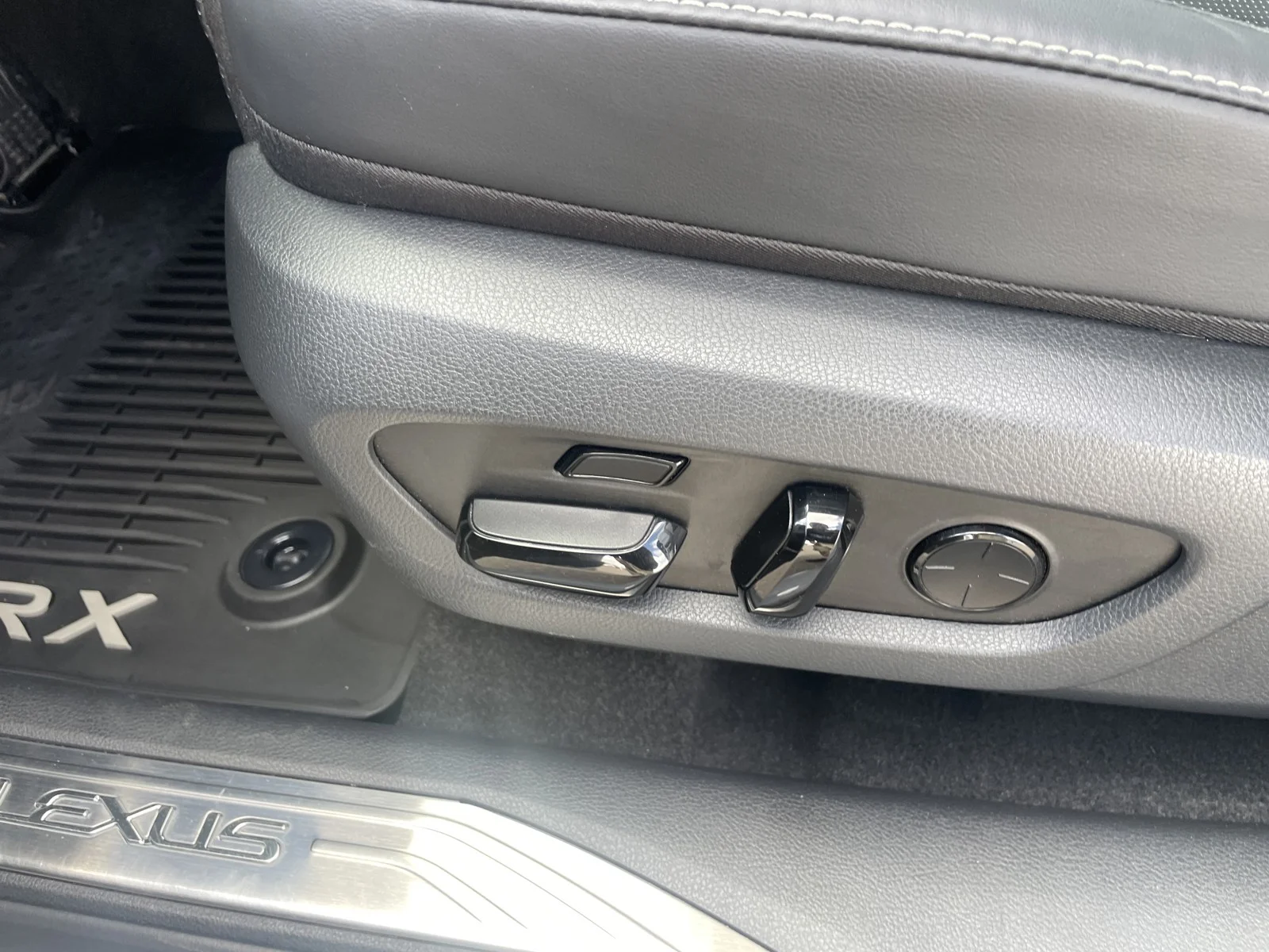 Used 2025 Iridium Lexus Luxury image 19