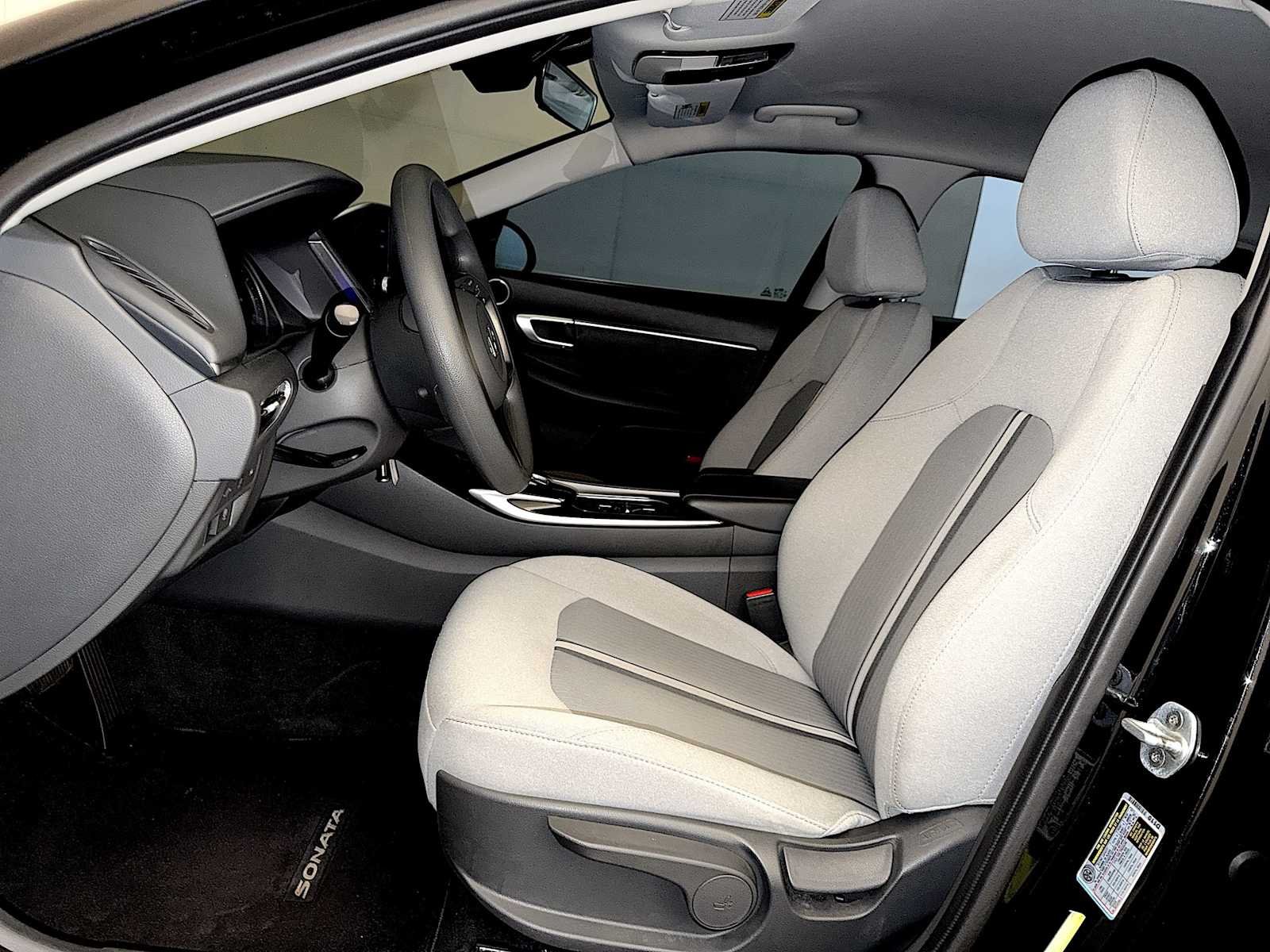 2020 Hyundai Sonata SE - Photo 9