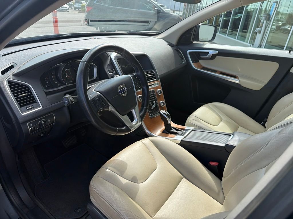 Used 2017 Gray Volvo T5 Inscription image 16