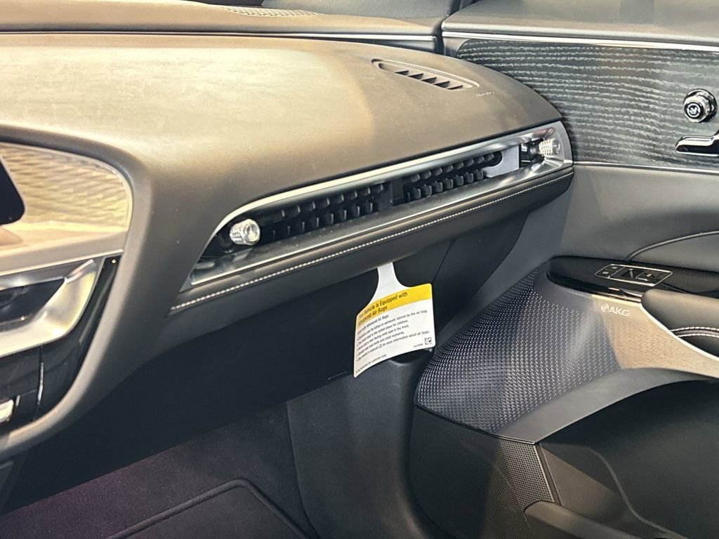2026 Cadillac LYRIQ V Premium - Photo 17