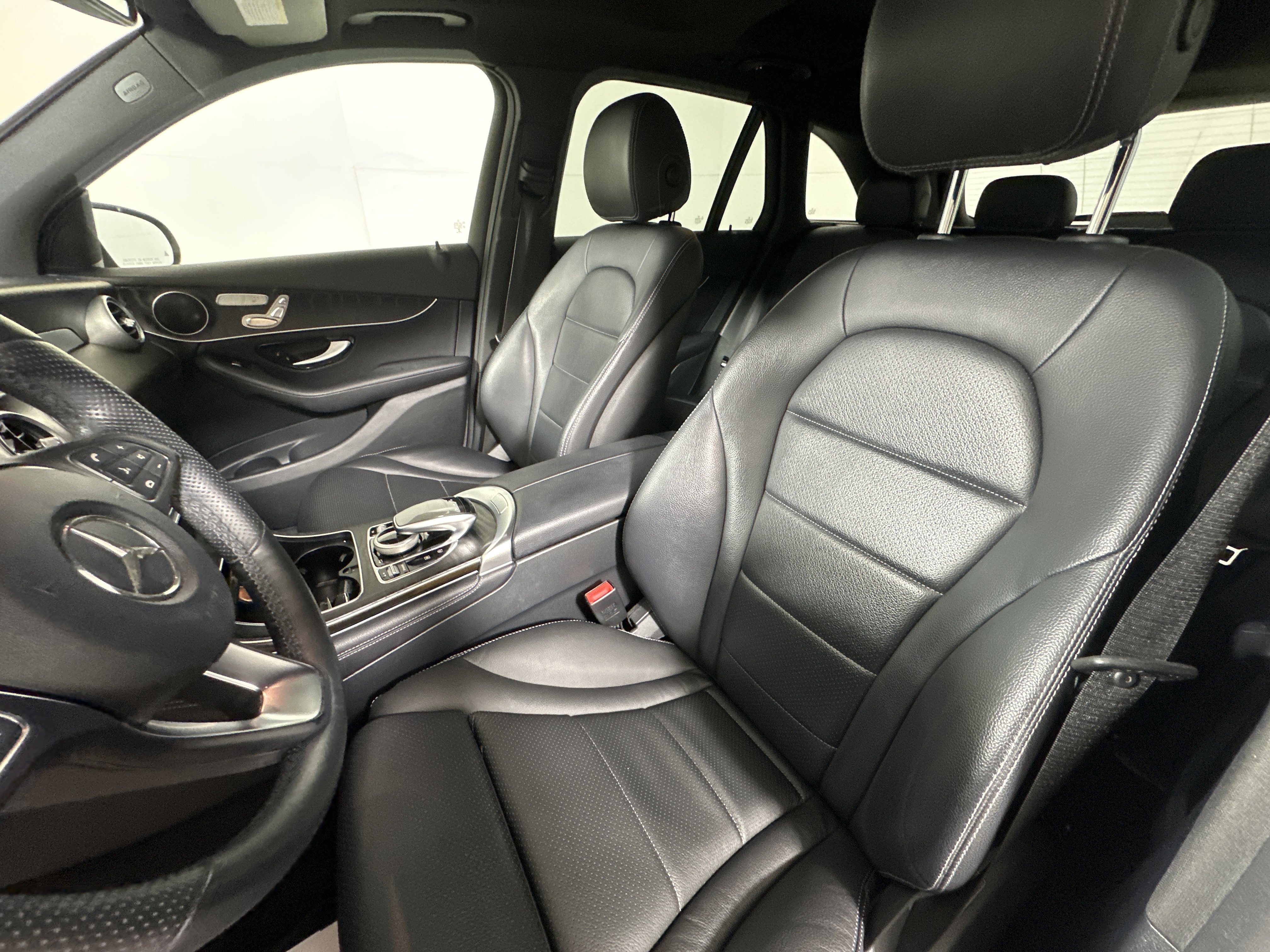 Used 2018 White Mercedes-Benz GLC 300 image 8