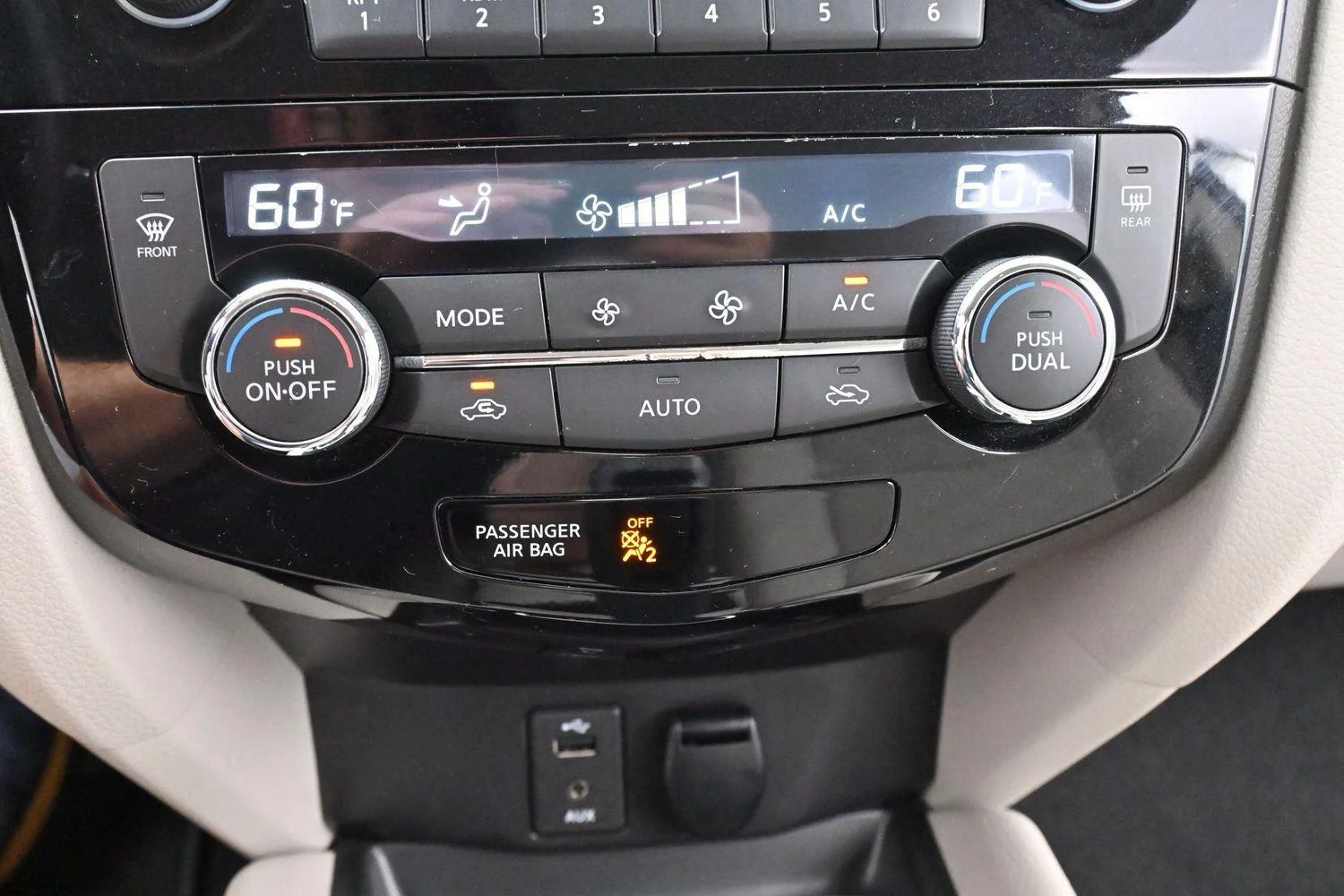 Used 2017 Glacier White Nissan SV image 23