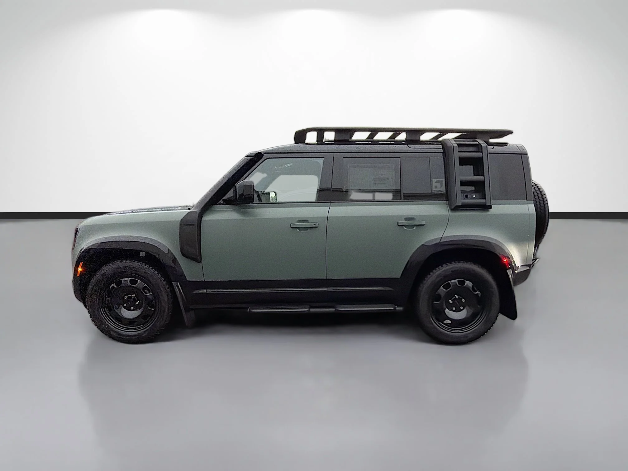 New 2026 Keswick Green Metallic Land Rover Trophy Edition Keswick image 2