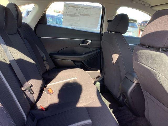 New 2026 Abyss Black Hyundai SE image 21