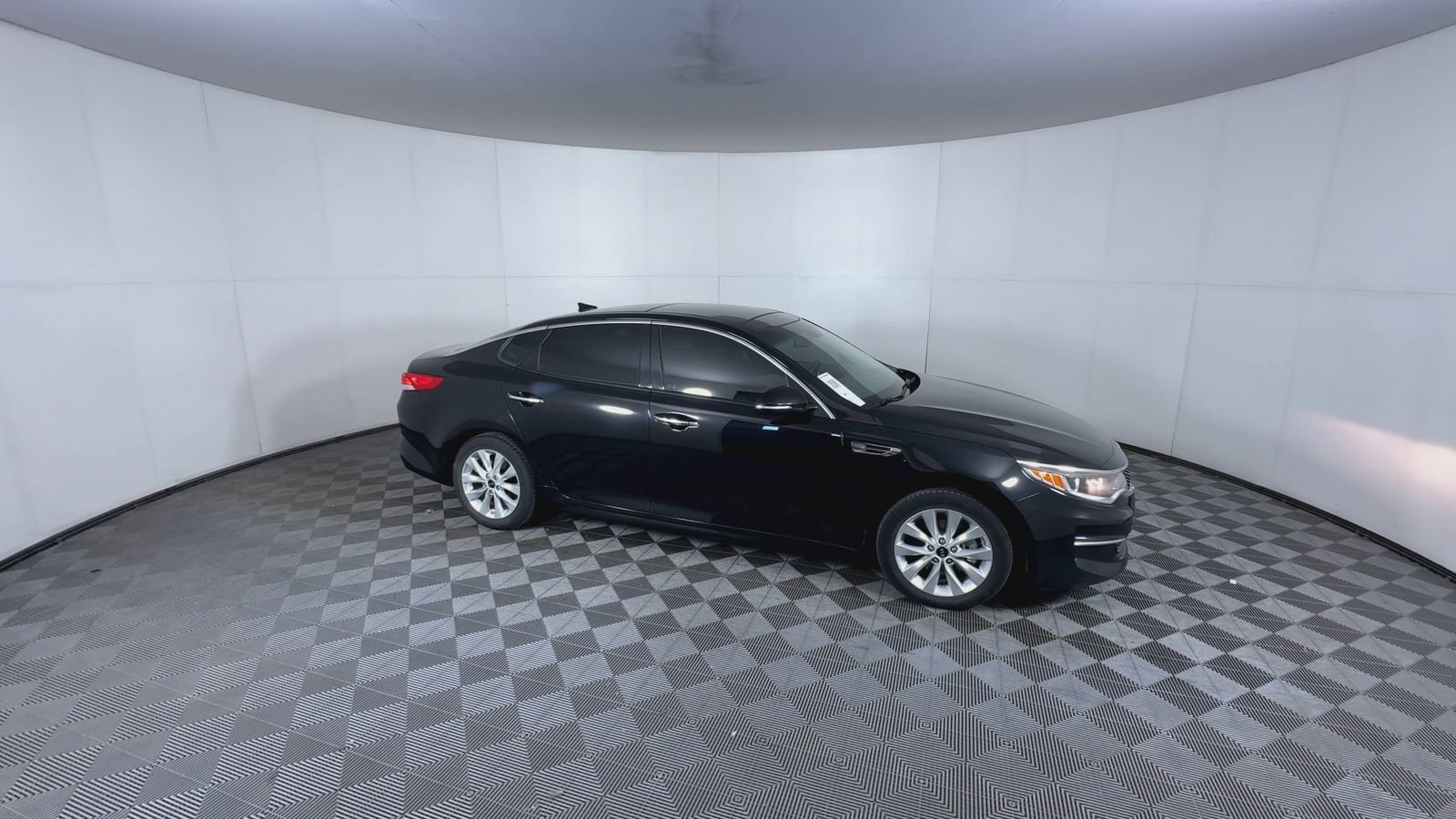 Used 2016 Kia Optima EX with VIN 5XXGU4L31GG006463 for sale in Aurora, CO