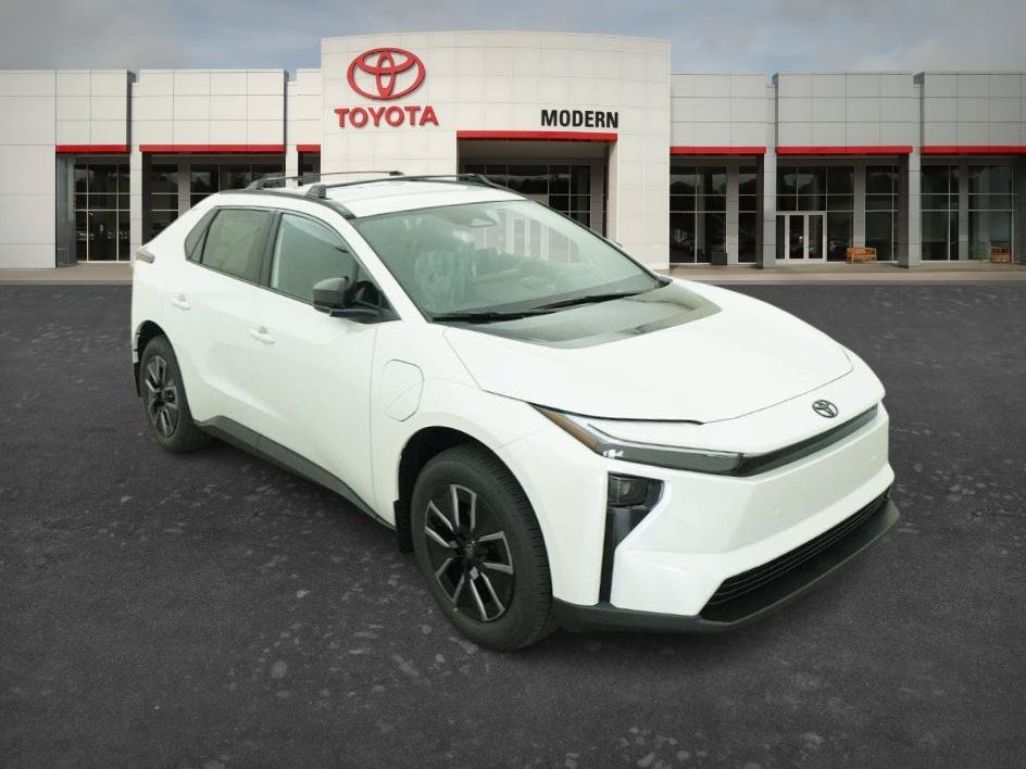 New 2026 WINDCHILL PEARL Toyota XLE image 17