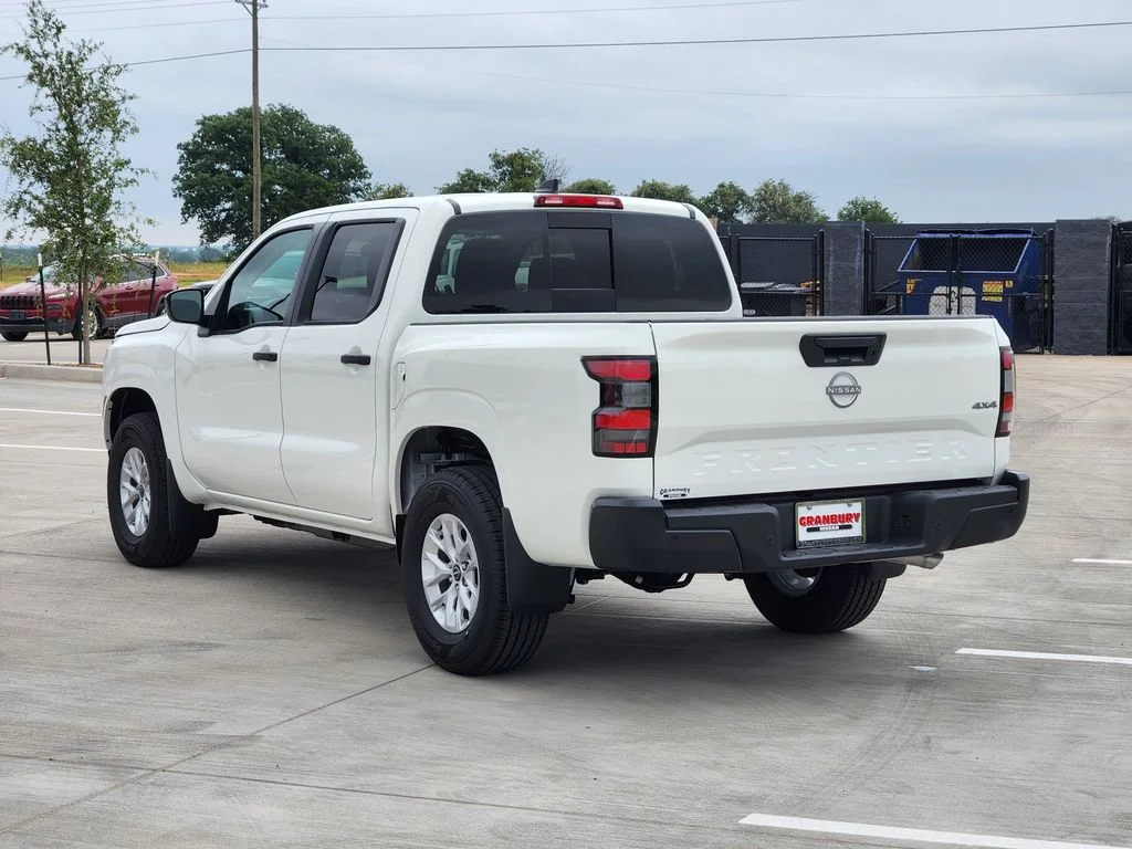 New 2026 Glacier White Nissan Crew Cab S image 4