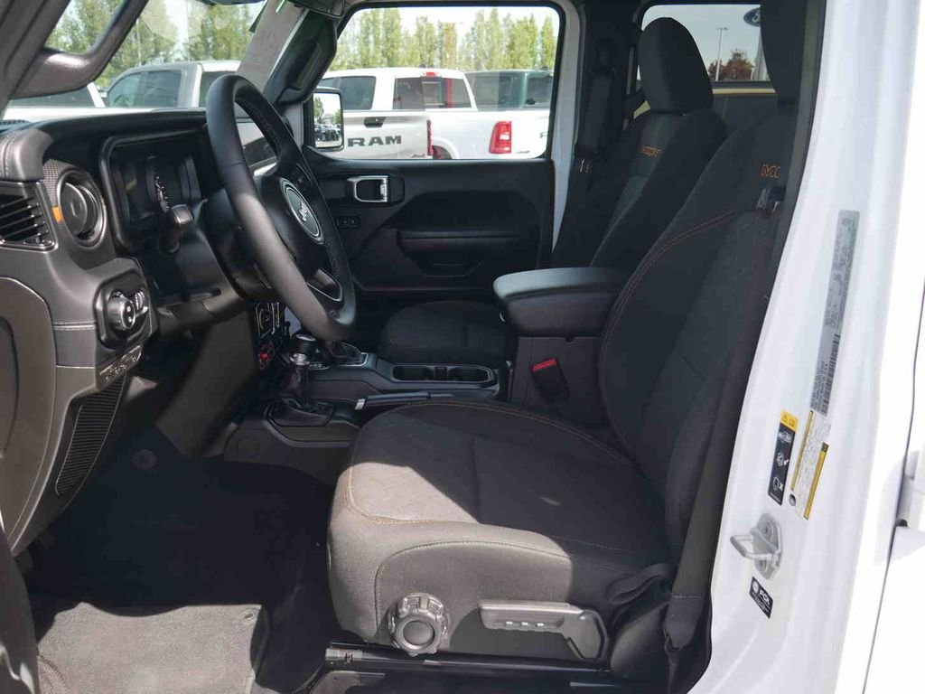Certified Used 2026 White/off-white Jeep Mojave image 25