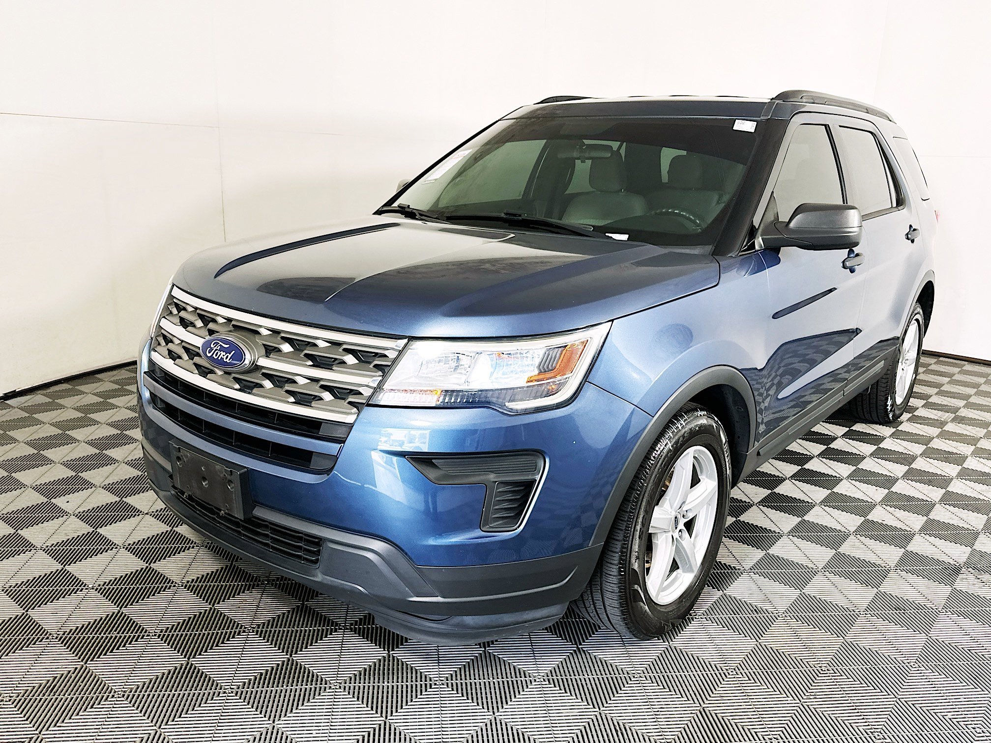 Used 2019 Blue Metallic Ford Base image 7