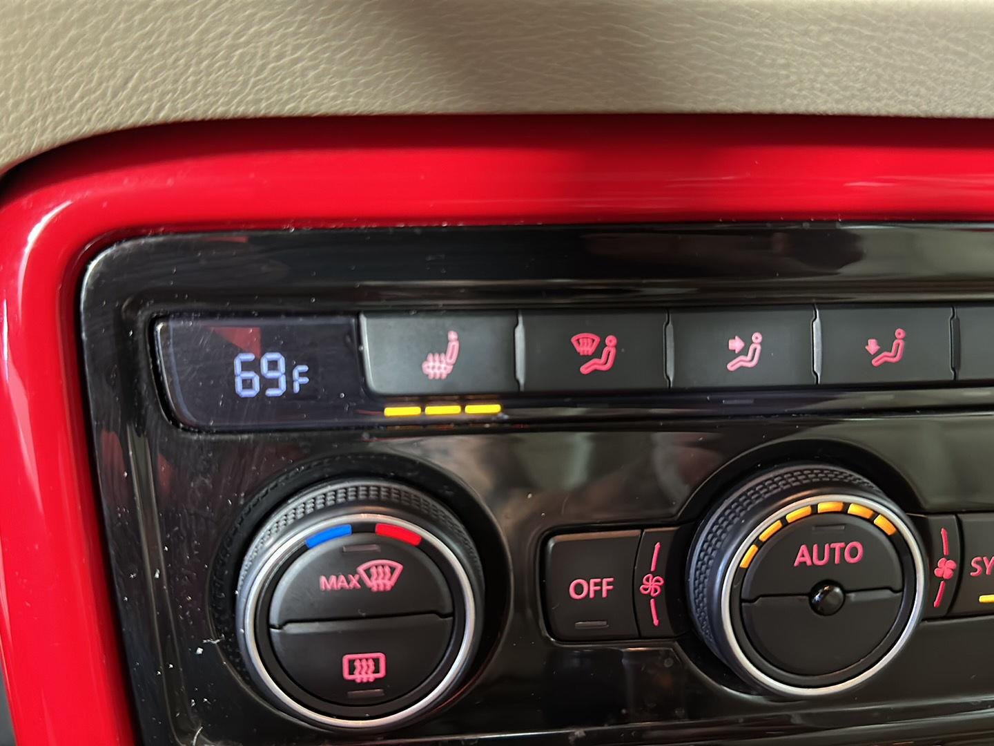 Used 2019 Tornado Red Volkswagen SE image 18