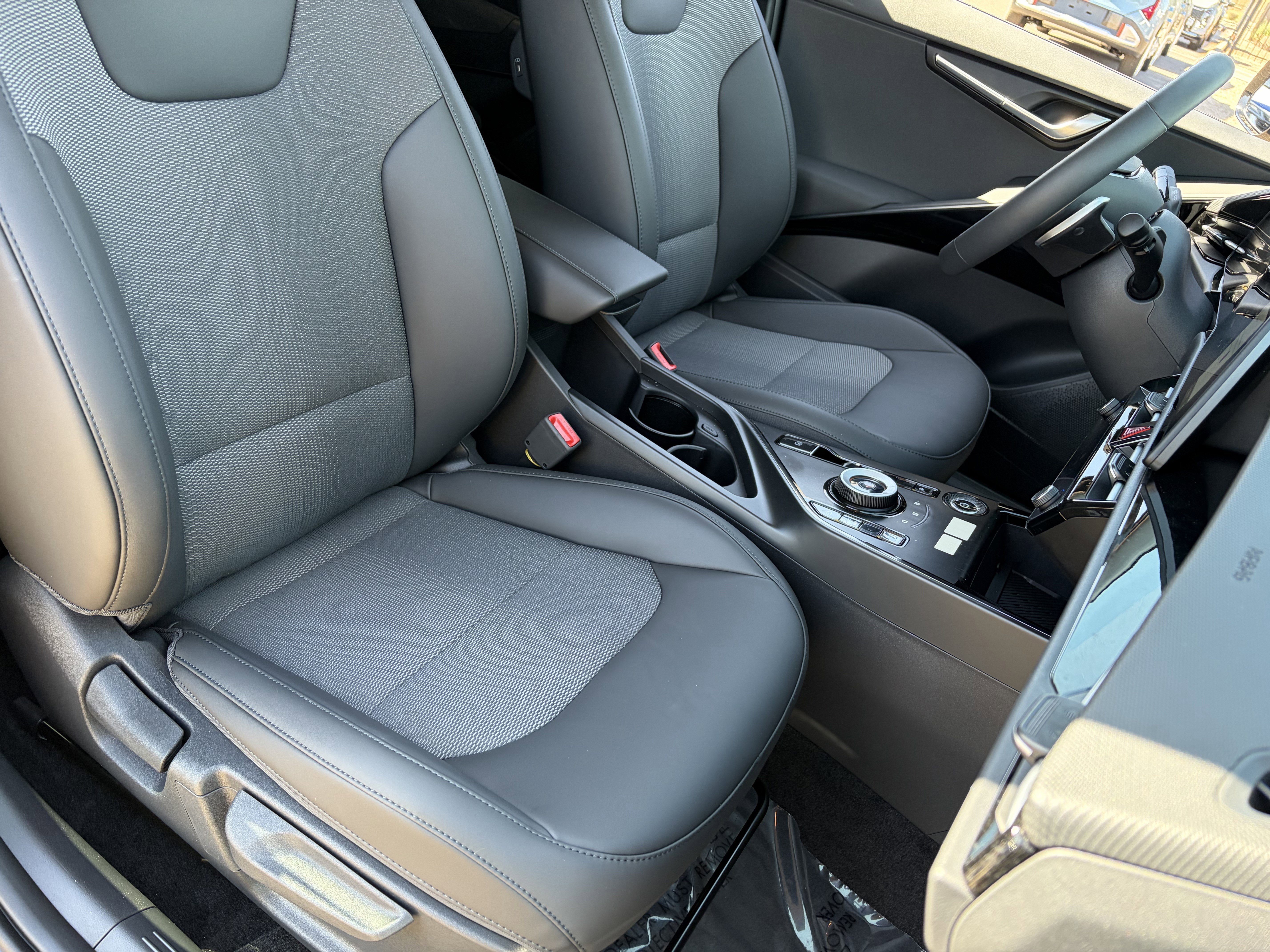 New 2026 Mineral Blue Kia WIND image 8