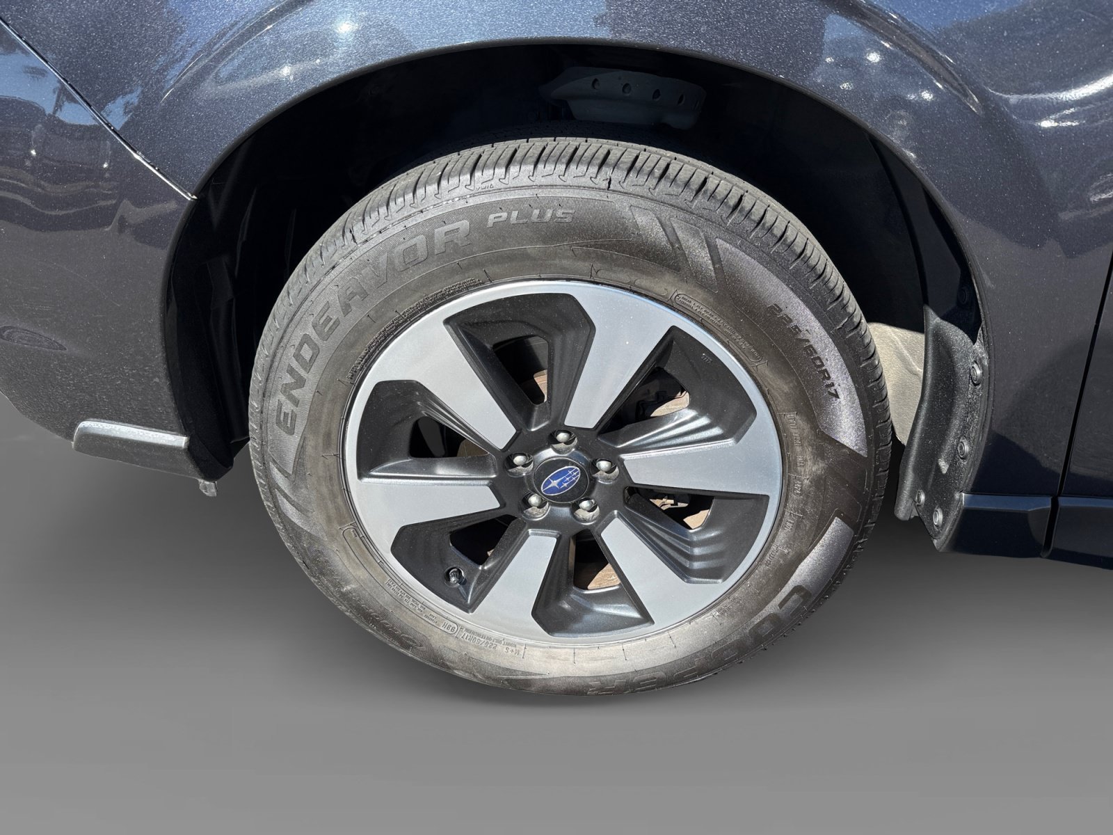 Used 2018 Dark Gray Metallic Subaru 2.5i Limited image 9