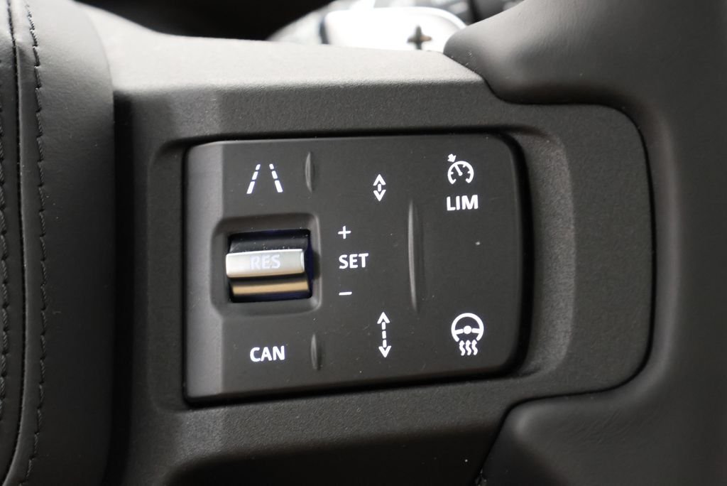 2026 Land Rover Defender V8 - Photo 18