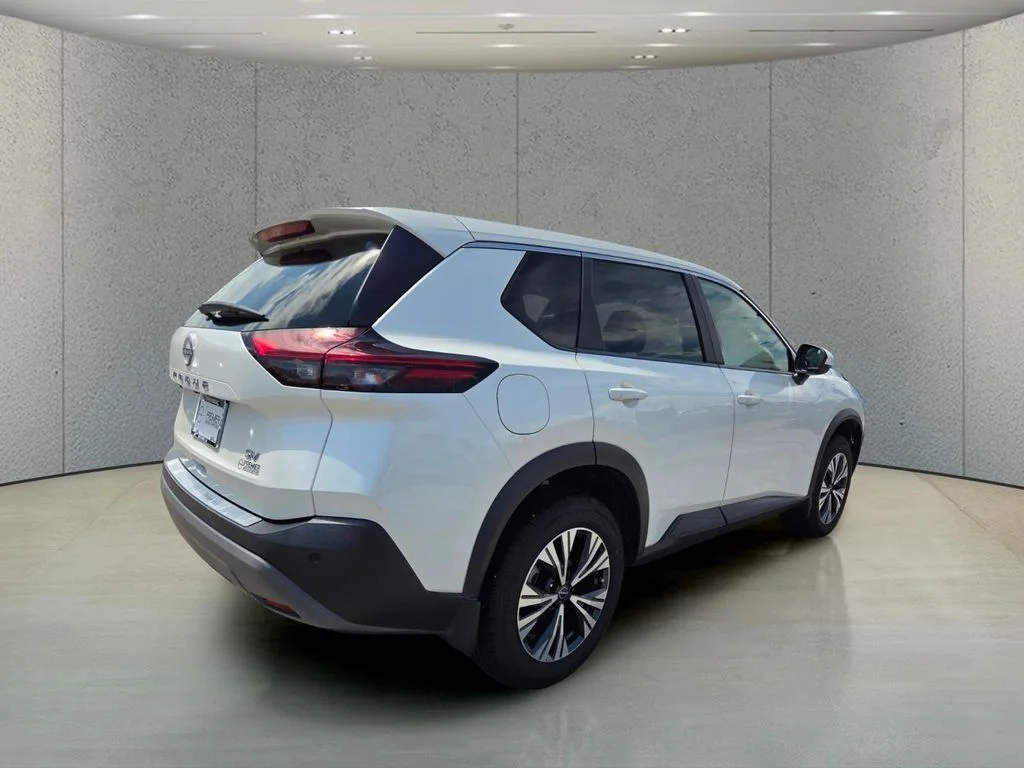 Used 2023 White Nissan SV image 5