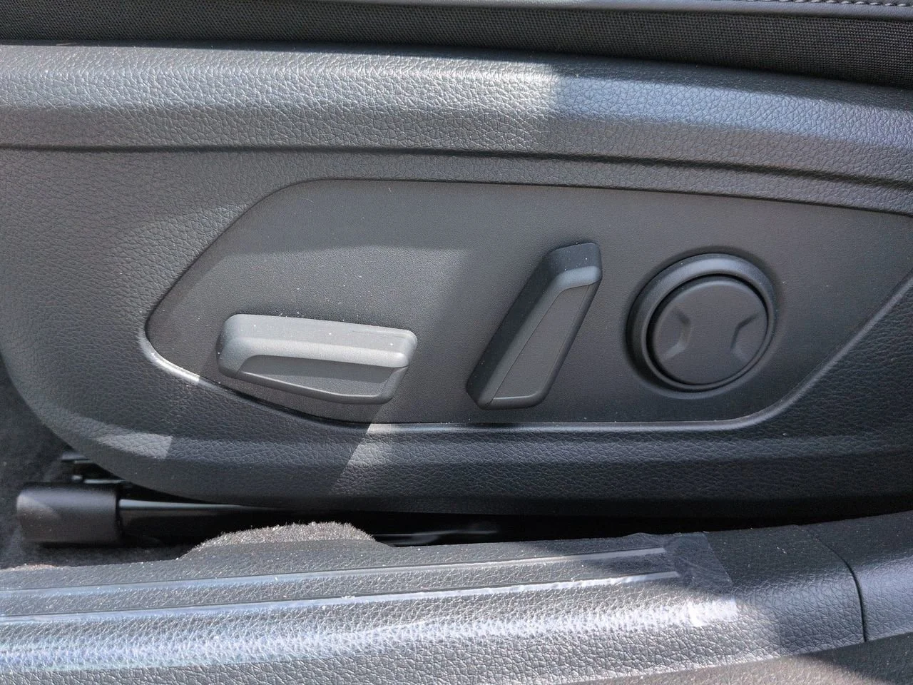 New 2026 Snow White Pearl Kia GT-Line image 17