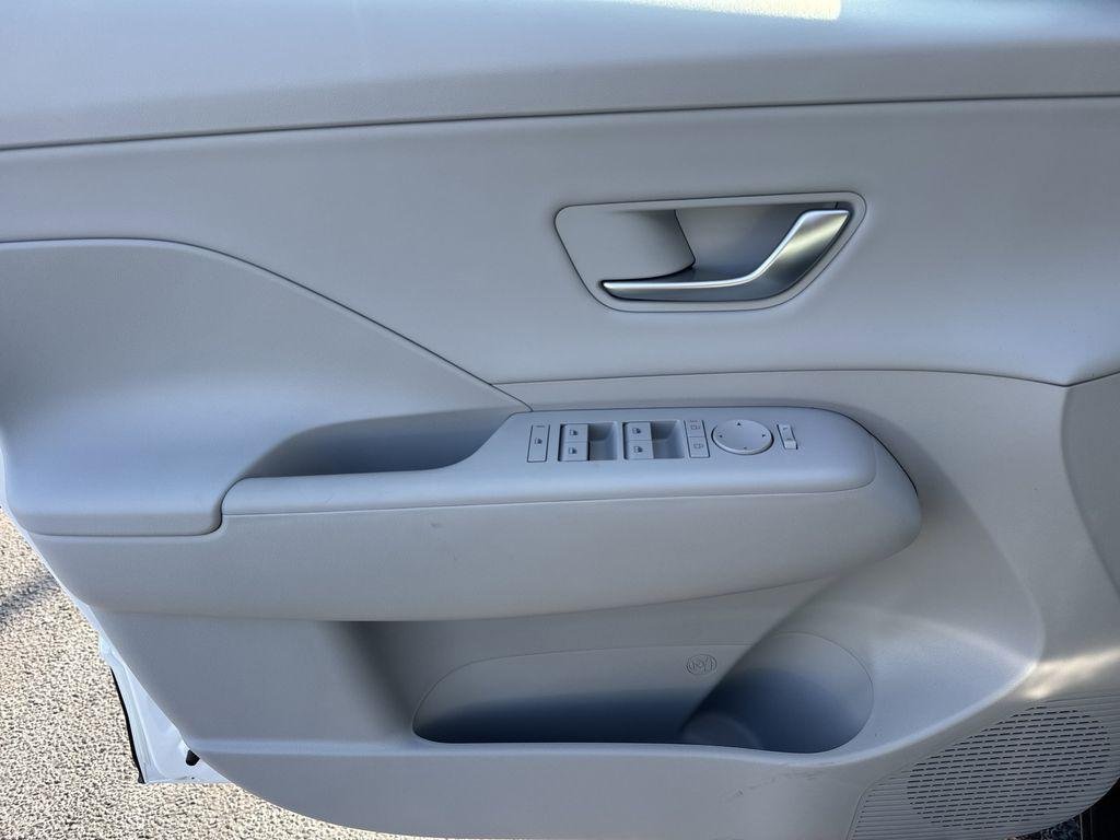 New 2026 White Hyundai SEL Premium FWD image 8