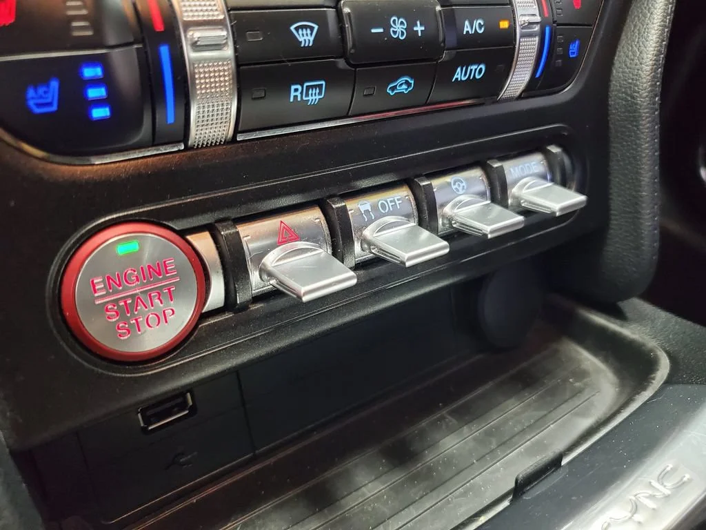 2018 Ford Mustang EcoBoost Premium - Photo 18