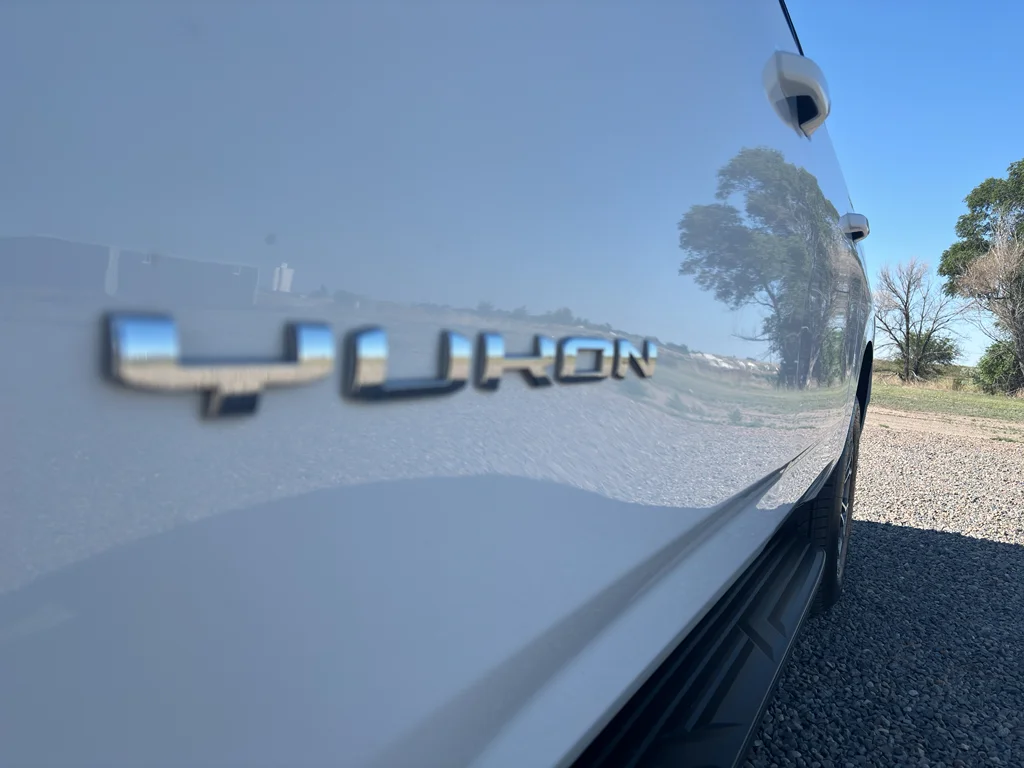 Used 2021 Summit White GMC SLE image 10