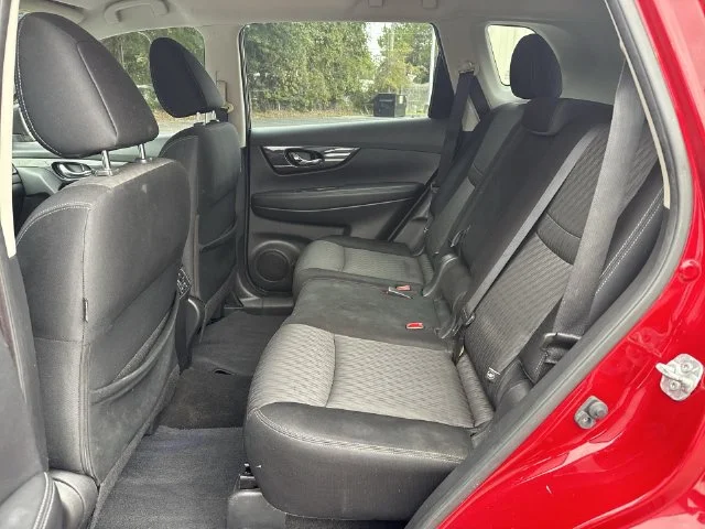 Used 2017 Red Nissan S image 13