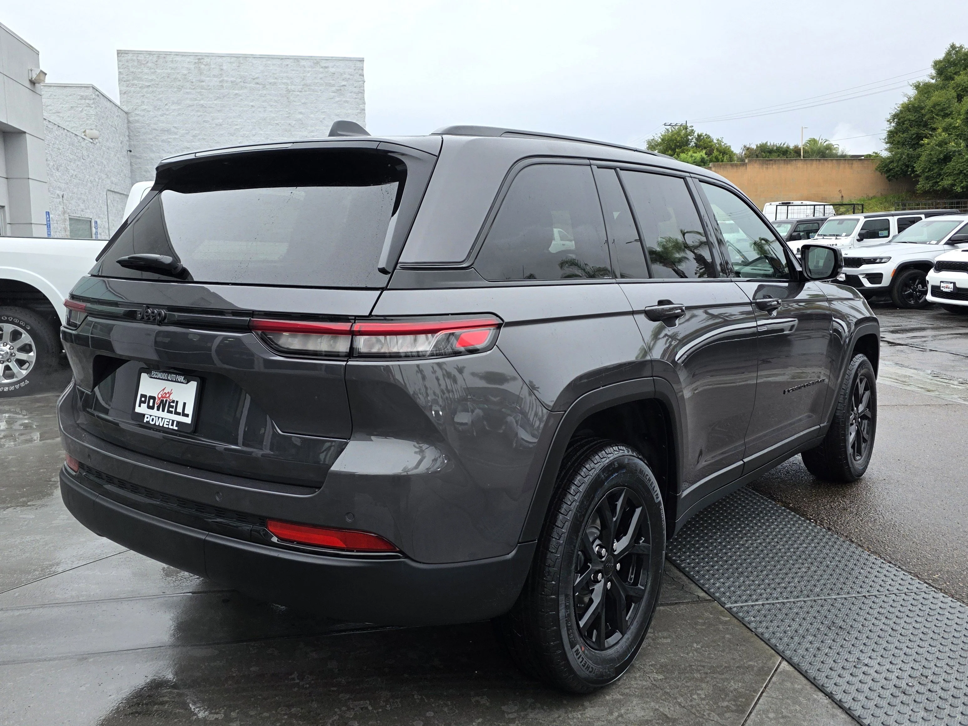 New 2025 Gray Metallic Jeep Altitude X image 5